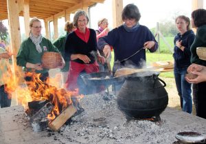Kochen mit dem großen Kessel